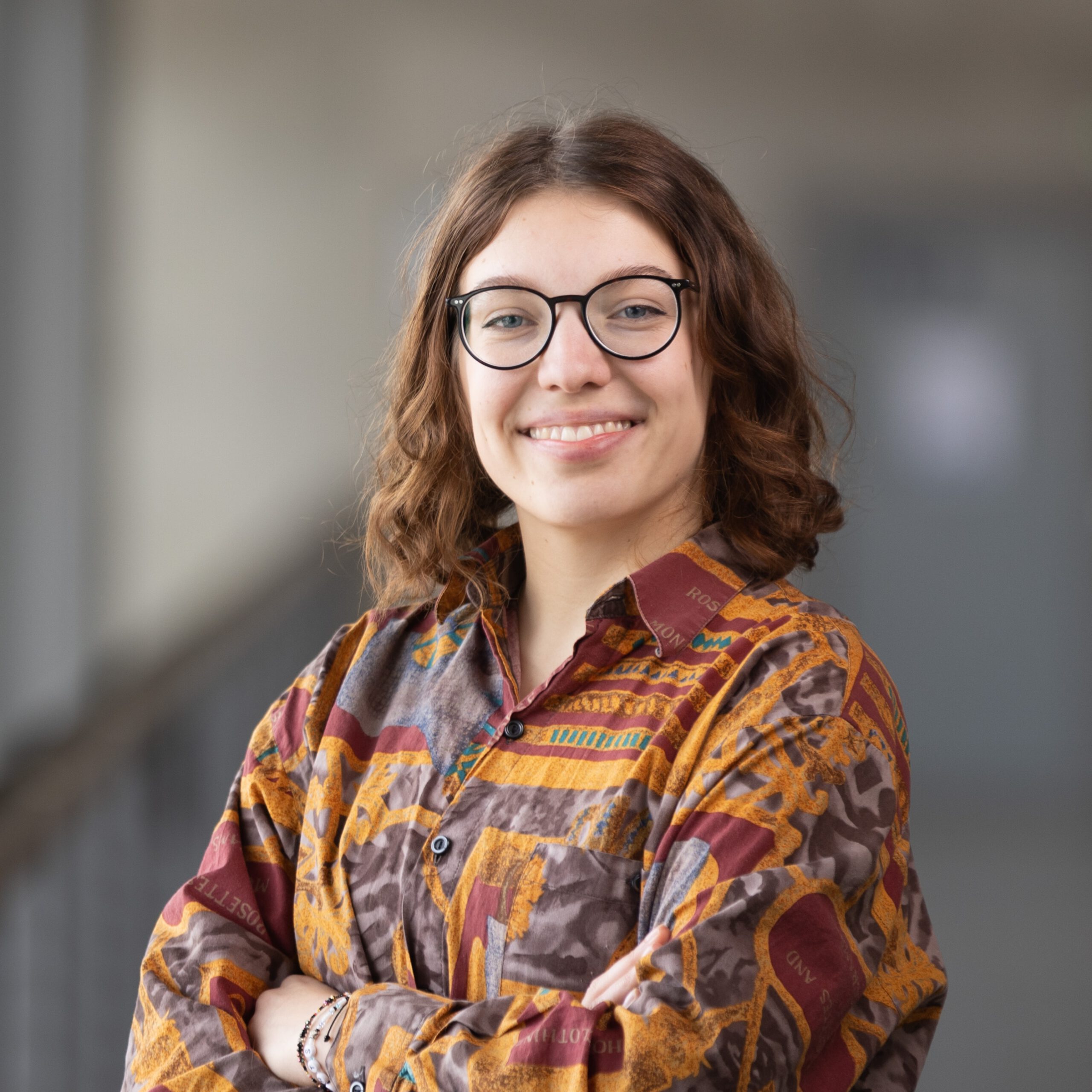 Die Gesichter hinter unserem Studien- und Berufsorientierungspodcast "Studium und dann": Webgestalterin Verena Nowatzky Redaktion: Leuphana GmbH Copyright: Sven Ellger